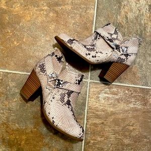 Fergalicious by Fergie woman’s size 6 1/2 boots - snake skin
